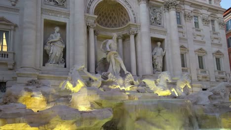 Trevi-Brunnen-In-Rom