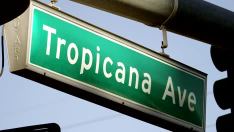 Wegweiser-Koordinierung-der-Tropicana-ave