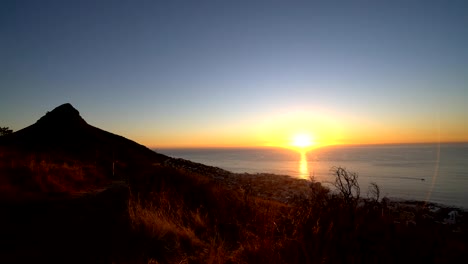 Hermosa-vista-de-ciudad-del-cabo-al-amanecer,-Sudáfrica