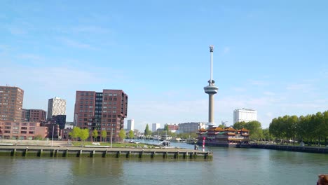 Vista-del-paisaje-urbano-de-la-ciudad-urbanizada-de-Rotterdam