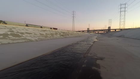 Los-Angeles-River-Sonnenuntergang-Antenne