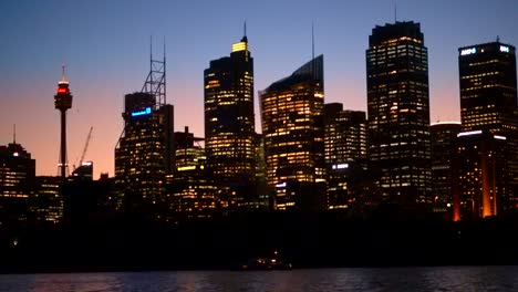 Sydney-die-skyline-der-Stadt-bei-Nacht