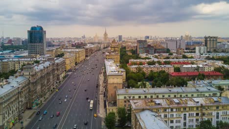 Rusia-cielo-lluvia-Moscú-ciudad-famoso-tráfico-kutuzovsky-avenue-aérea-panorama-4k