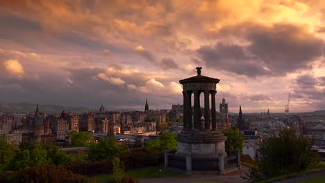 Blick-auf-Edinburgh-Stadt-bei-Sonnenuntergang,-Schottland,-Vereinigtes-Königreich,