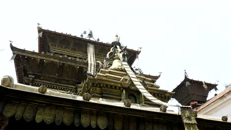 Templo-de-oro-en-Patan,-monasterio-budista-de-la-Plaza-Durbar-de-Katmandú-de-Nepal.