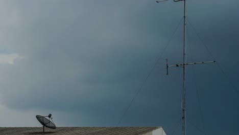 Time-lapse-of-satellite-and-antenna