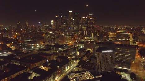 Schöne-Luftaufnahme-von-Los-Angeles-in-der-Nacht