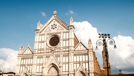 Time-lapse-de-la-Basílica-de-la-Santa-Cruz-(Basilica-di-Santa-Croce)-en-Florencia,-Italia.-Video-Time-lapse.