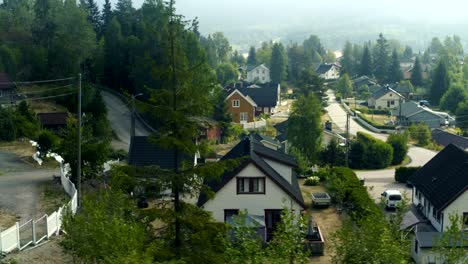 Vogelperspektive-der-Kleinstadt-in-Norwegen