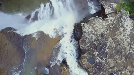 Luftaufnahme-des-Rochester-Falls-in-Mauritius.