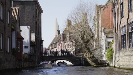 Blick-auf-den-Kanal-in-europäischen-Städten