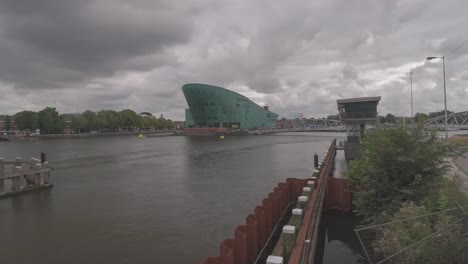 Amsterdam-Hyperlapse-Timelapse-Nemo-Wissenschaftszentrum-4K