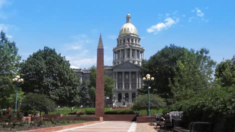 El-Capitolio-y-el-monumento-de-Denver