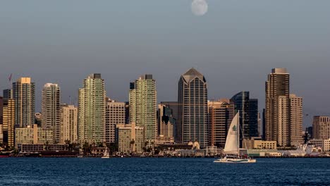 Horizonte-de-la-ciudad-de-San-Diego,-lapso-de-tiempo-del-atardecer