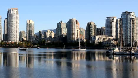 Vancouver-Morning,-False-Creek,-Yaletown