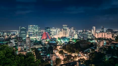 El-centro-De-la-ciudad-De-Rio-De-Janeiro-por-la-noche.