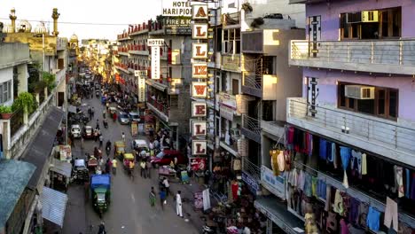 New-Delhi-Pahar-Ganj-Markt-top-mit-Sonnenuntergang-Zeitraffer