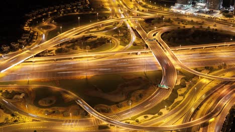 Alto-el-cruce-4-K-time-lapse-in-dubai-city