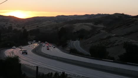 101-Freeway-in-Calabasas-in-San-Fernando-Valley