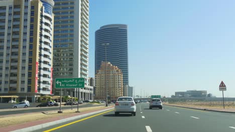 dubai,-Emiratos-Árabes-Unidos-Tecom-el-tráfico-de-tiempo-la-luz-del-día-4-K
