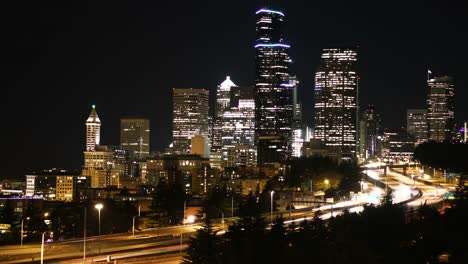 La-noche,-lapso-de-tiempo-de-la-ciudad-de-Seattle