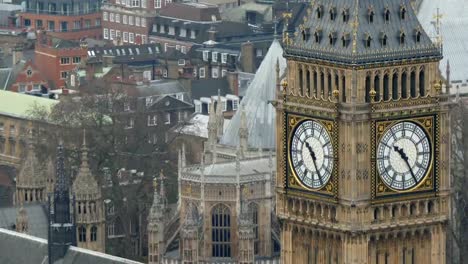 Big-Ben-desde-la-vista-superior-a-la-parte-inferior