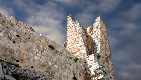 Die-ayyubid-Castle-von-Ajloun-im-Norden-Jordaniens,-erbaut-im-12.-Jahrhundert,-Naher-Osten