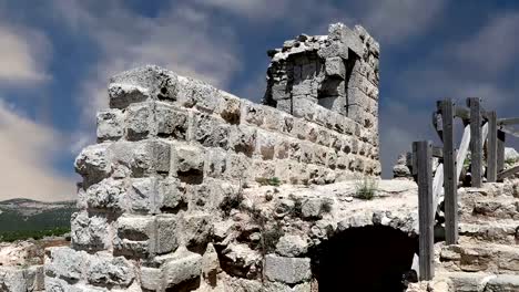 El-castillo-ayyubid-de-Ajloun-en-el-norte-de-Jordania,-construido-en-el-siglo-XII,-Oriente-Medio