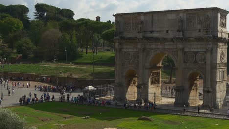 italy-summer-day-rome-city-arch-of-constantine-crowded-panorama-4k