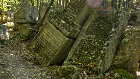 Lápidas-de-piedra-antigua
