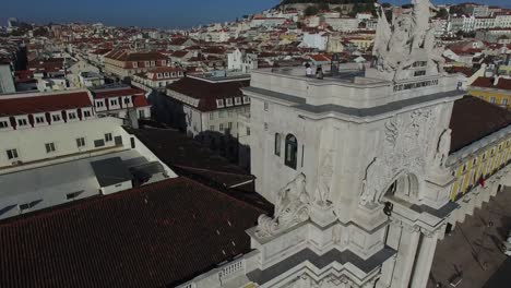 Flying-in-Praca-do-Comercio,-Lisbon,-Portugal