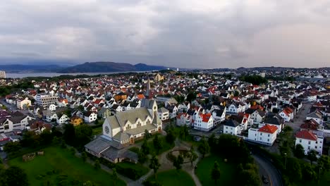 Antenne:-St.-Johannes-Kirche-von-Stavanger,-Norwegen