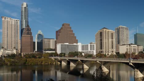 Tagsüber-äußere-statische-Festlegung-Schuss-von-Austin-Skyline