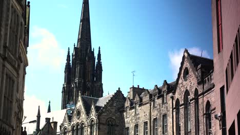 Scottish-cityscape-in-Edinburgh,-Scotland-,UK