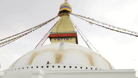 Die-größte-Stupa-Boudhanath-im-Tal-von-Kathmandu,-Nepal.