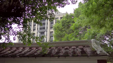 Ein-traditionelles-chinesisches-Haus.-Innenhof-im-ländlichen-Gebiet-von-Asien.