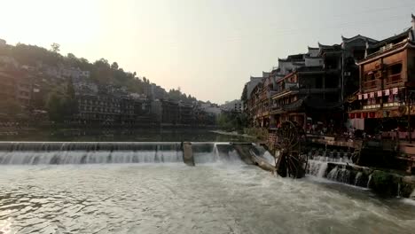 Ciudad-antigua-de-Fenghuang-al-atardecer