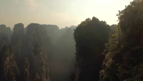 Karst-Pillars-at-Wulingyuan-National-Park-in-Zhangjiajie