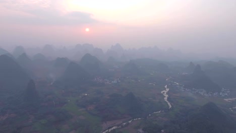 Aerial-Landschaft-in-Guilin