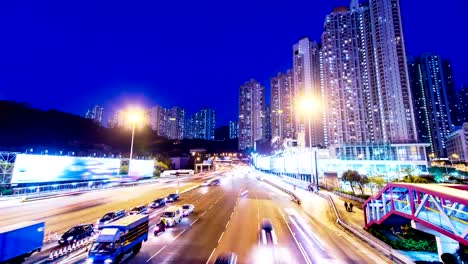 Sunset-Busy-Traffic.-4k-Wide-Tilt-Up-Shot.