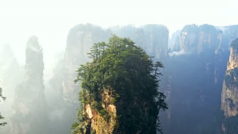 Zhangjiajie-National-Park,-China.-Avatar-mountains