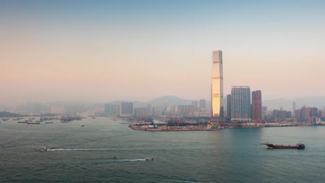 China-Hong-Kong-Sonnenuntergang-Kowloon-Bay-Harbor-auf-dem-Dach-Panorama-4k-Zeitraffer