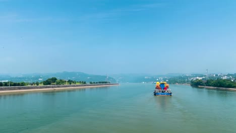 Lapso-de-tiempo-en-el-barco-del-río-de-Yangtze-en-China