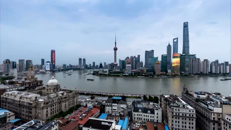 Día-al-lapso-de-tiempo-de-la-noche-de-Shanghai-y-paisaje-urbano