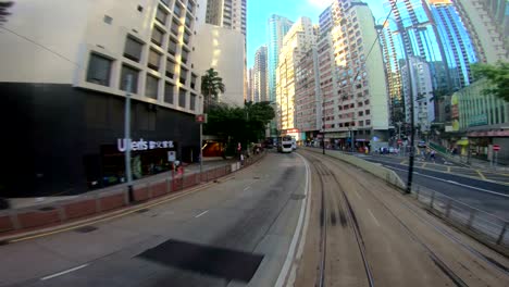 Calles-de-la-ciudad-de-Hong-Kong-de-POV-de-tranvías.