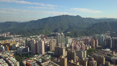 Taiwan-día-soleado-taipei-paisaje-urbano-centro-aéreo-panorama-4k