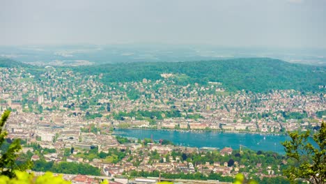 punto-de-vista-desde-arriba-uetliberg-famoso-lago-Suiza-zurich-paisaje-panorama-4k-timelapse