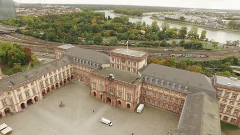 Vuelo-de-Drone-sobre-Universidad-de-Mannheim