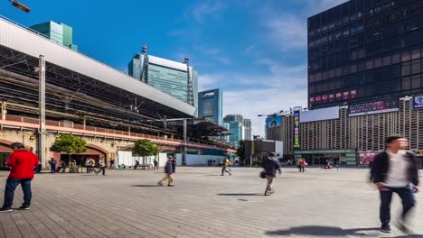 TOKYO,JAPAN-Pedestrians-walking-and-shopping-at-shimbashi-station