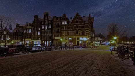 Amsterdam-im-Jordaan-bei-Nacht-in-den-Niederlanden